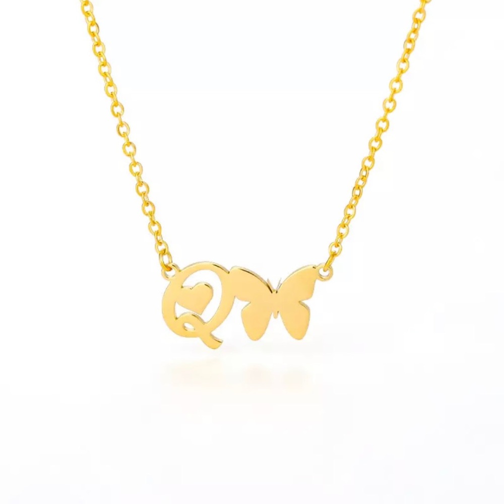 INITIAL LETTER “Q” NECKLACE